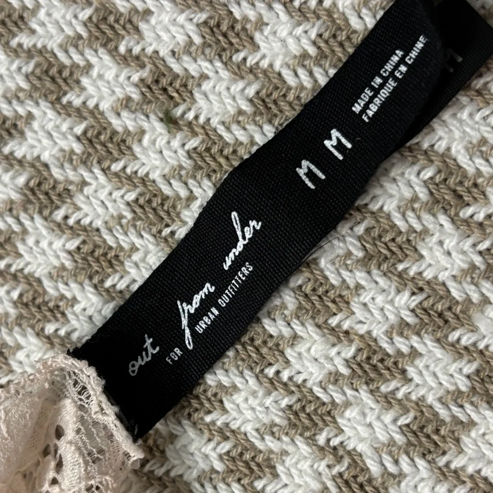 Urban Outfitters | ‘Out From Under’ Lace Bralette with Rose Gold Chain - Picture 14 of 16